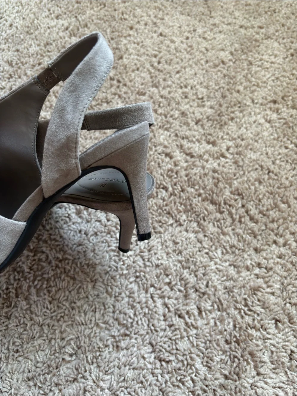 Bandolino taupe suede